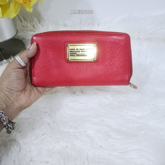 Marc By Marc Jacobs Red Leather Women's Wallet - Picture 15 of 15